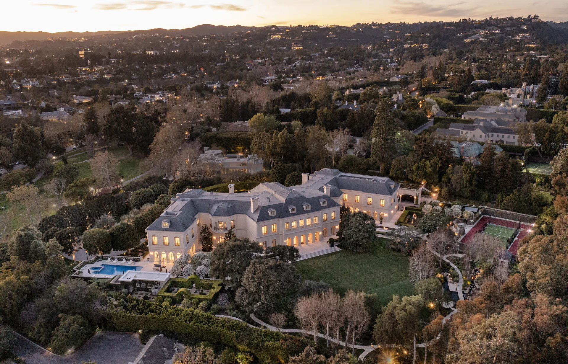 The Manor (Spelling Manor)