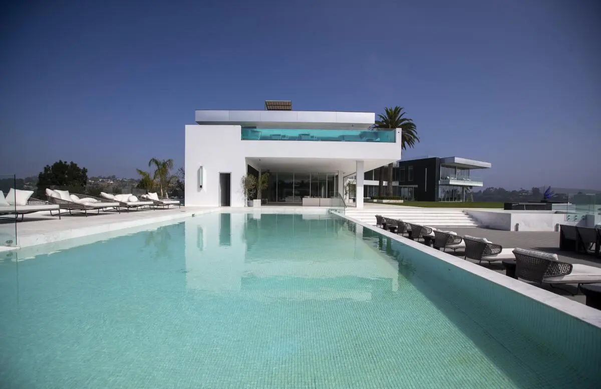 The One - Bel-Air gallery 1